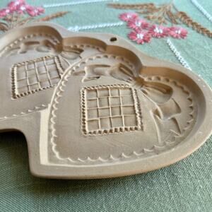 Vintage 1988 Brown Bag Cookie Art Double Heart Shaped Ceramic Shortbread Mold